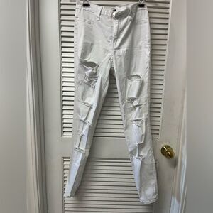 Fashion Nova  white jeans size junior, size 15